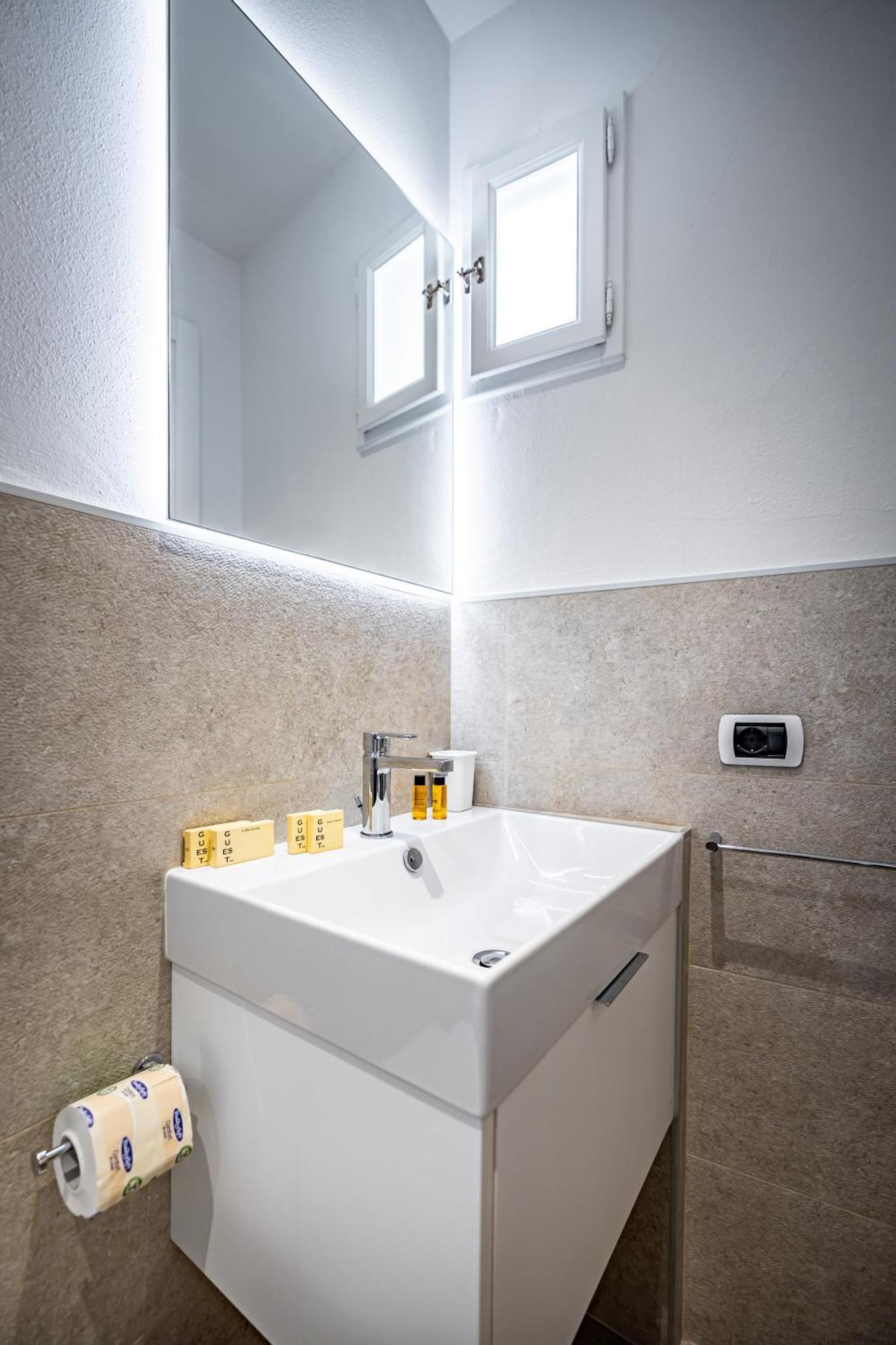 Roommo Via Dei Pilastri Giada Florence Luaran gambar
